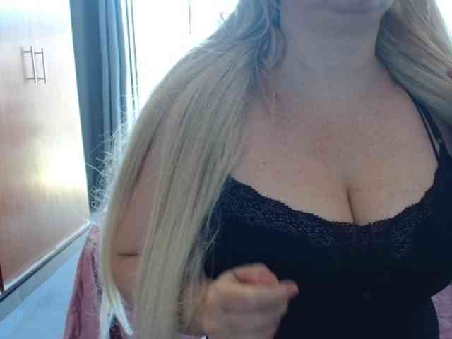 sexymommy77 webcam