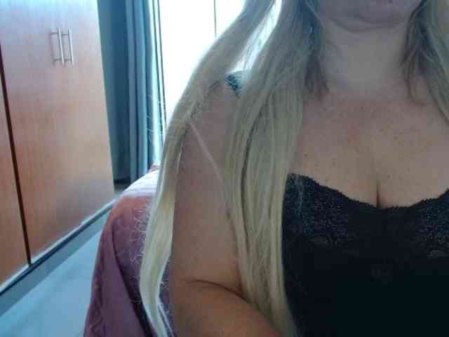 sexymommy77 webcam