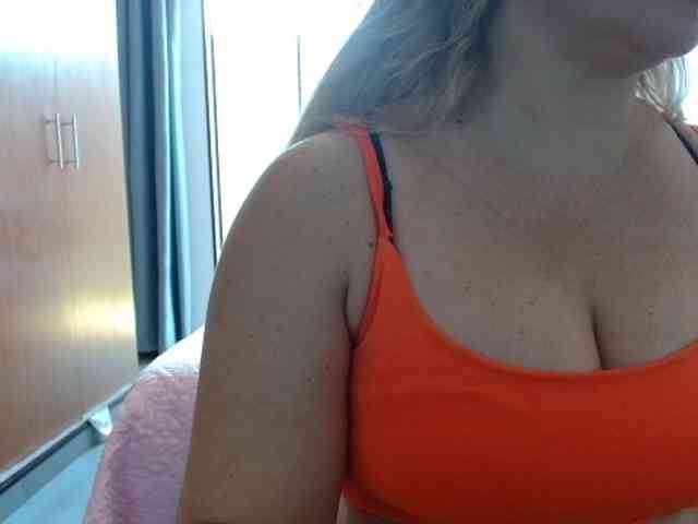 sexymommy77 webcam