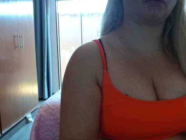 sexymommy77 webcam