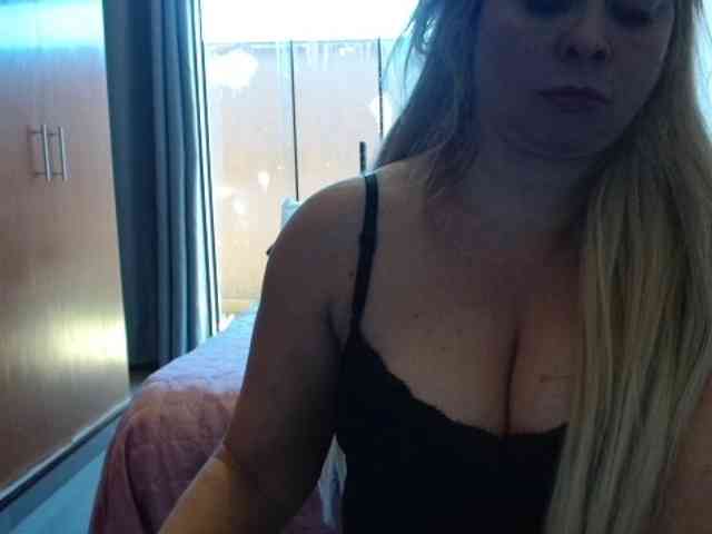 sexymommy77 webcam