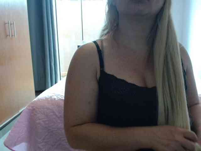 sexymommy77 webcam