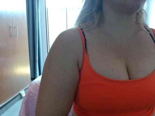 sexymommy77 webcam