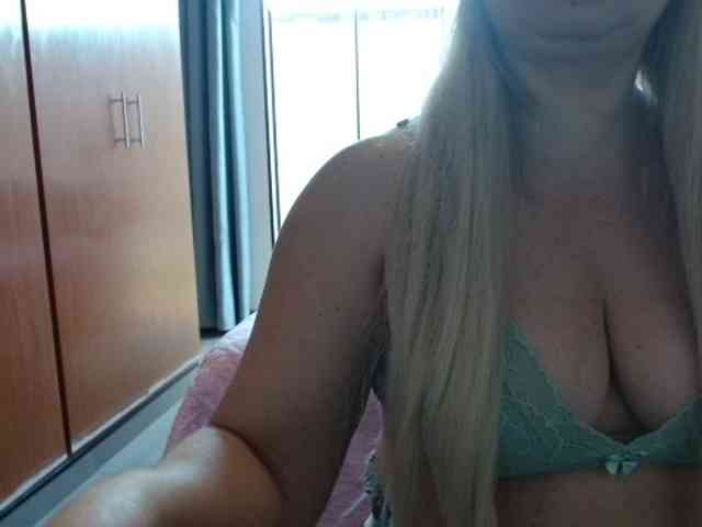 sexymommy77 webcam