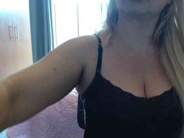sexymommy77 webcam