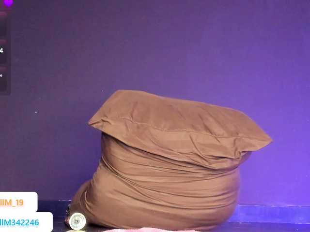 Gratis Live Sexcam mit Kendall-19 Kendall-19