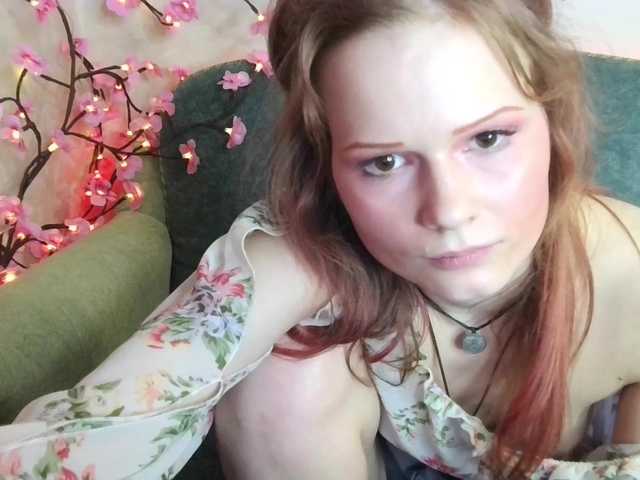 Merry_Cherry webcam