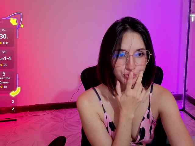 MiaLozano webcam