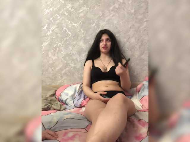 Entra en el chat con el modelo Sonyagasay Sonyagasay