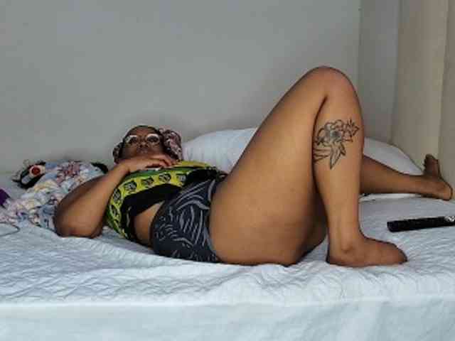 Sweetheartcocomwllow webcam