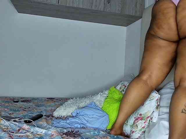 Sweetheartcocomwllow webcam