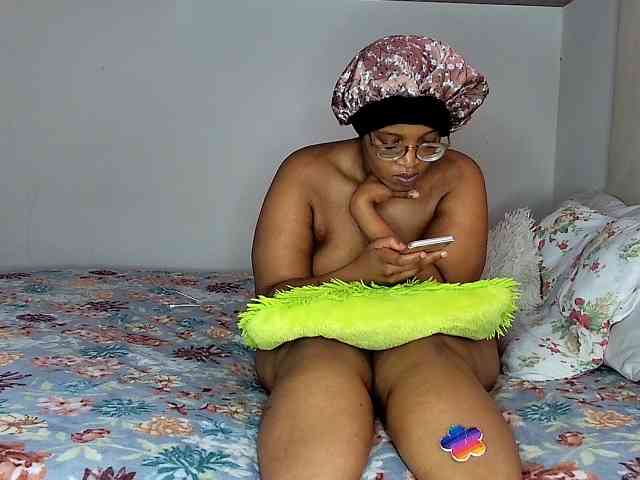 Sweetheartcocomwllow webcam