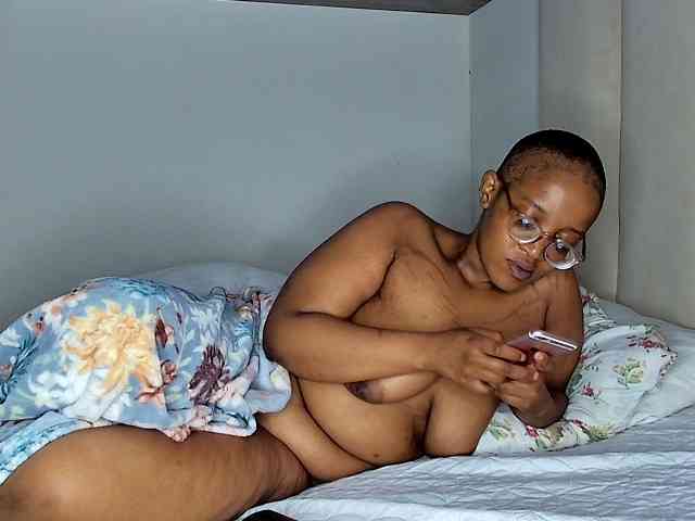 Sweetheartcocomwllow webcam