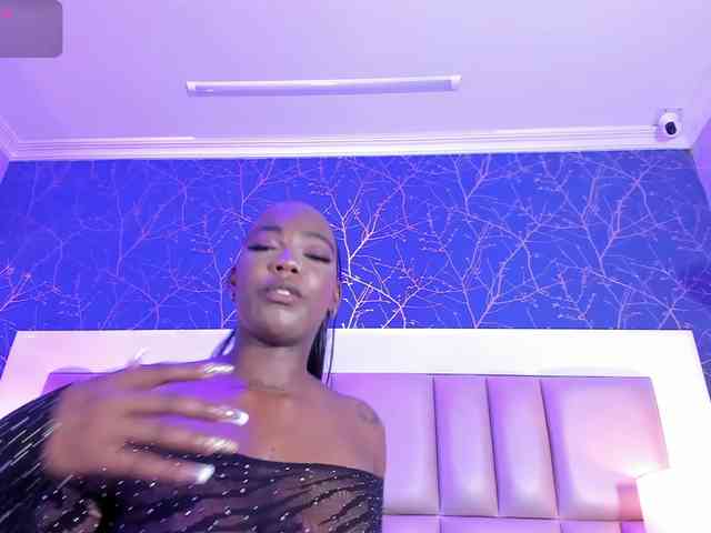 ReinaMiah webcam