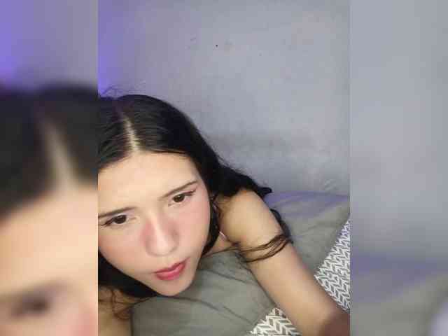 Kitty-midnight webcam