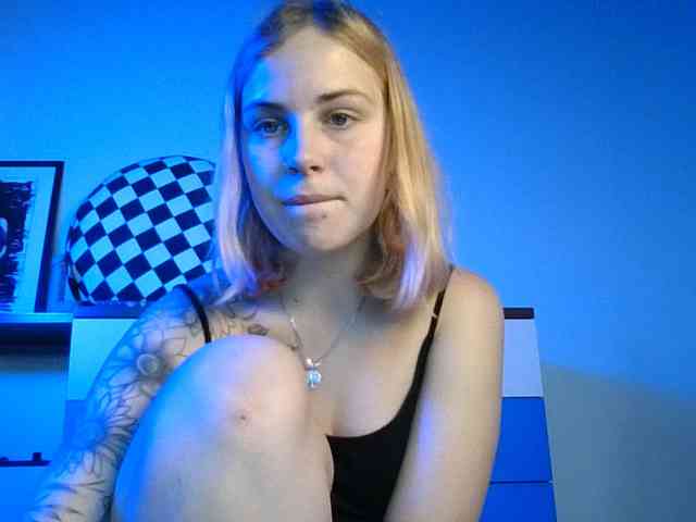 AlisMoona webcam