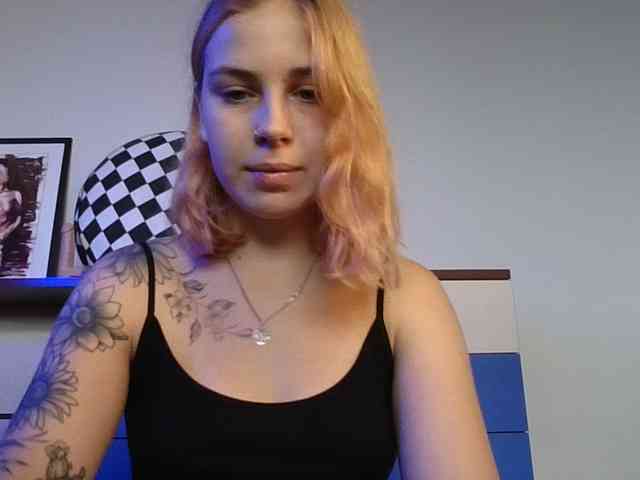 AlisMoona webcam