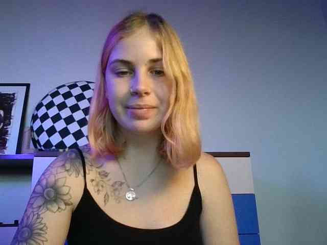 AlisMoona webcam