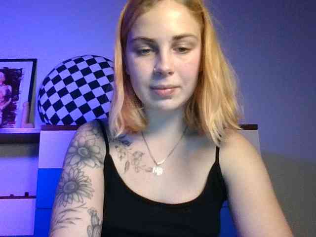 AlisMoona webcam