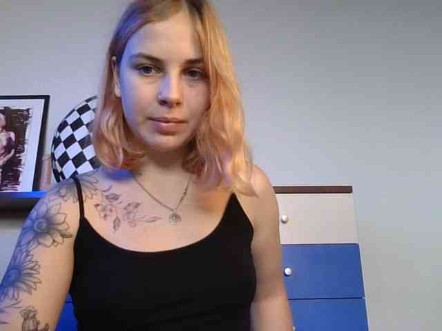 AlisMoona webcam