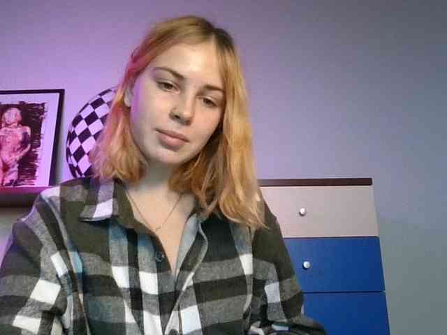 AlisMoona webcam