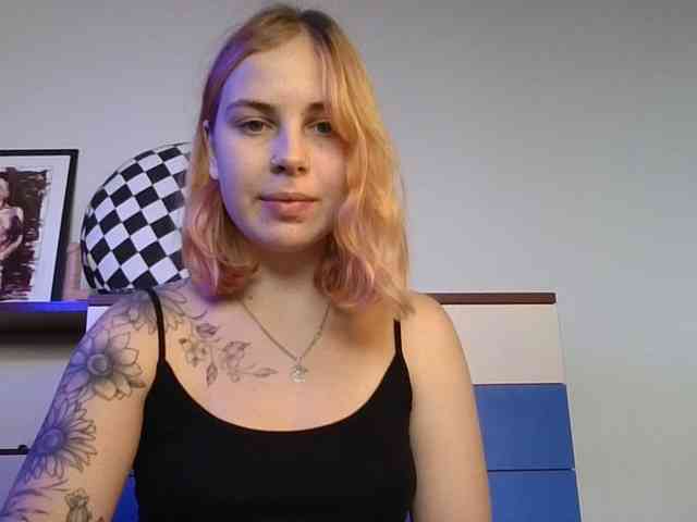 AlisMoona webcam