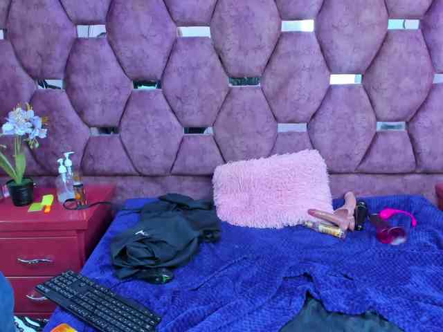 MiaaDavis webcam