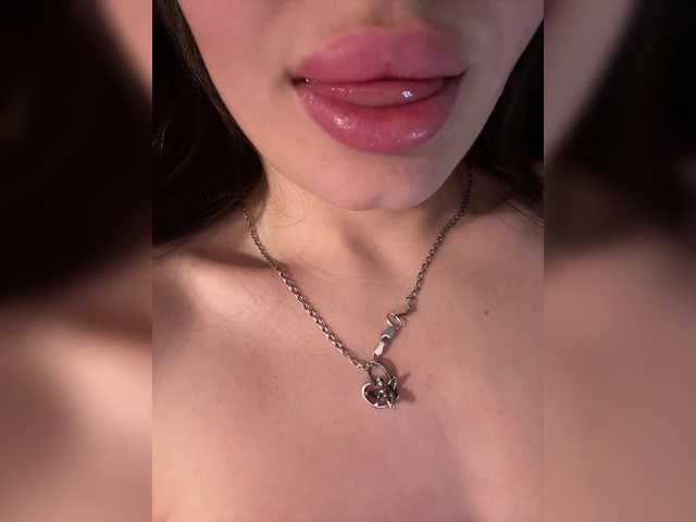 Accedi alla chat con il nickname babyymommyanddaddy babyymommyanddaddy