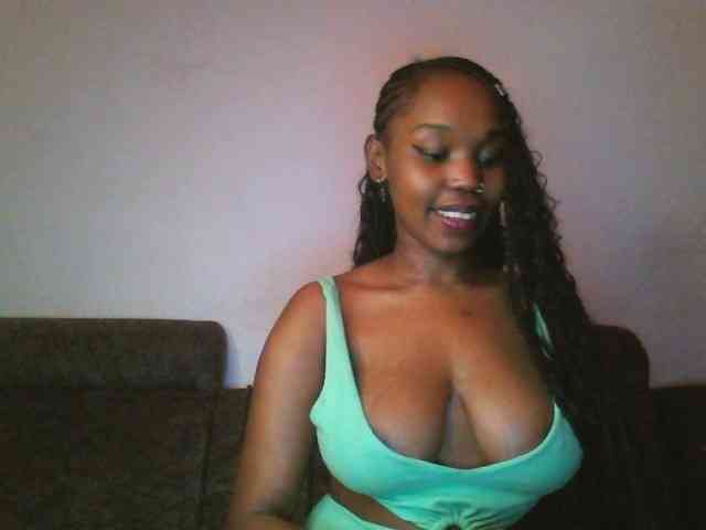 Sweetberry77 webcam