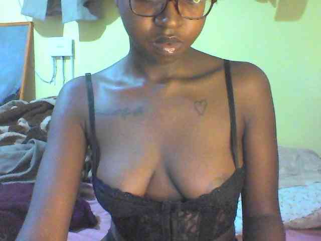 TipQueen webcam