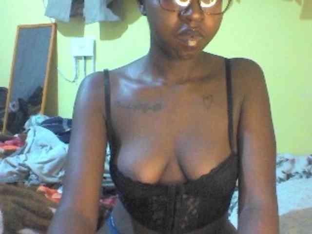 TipQueen webcam