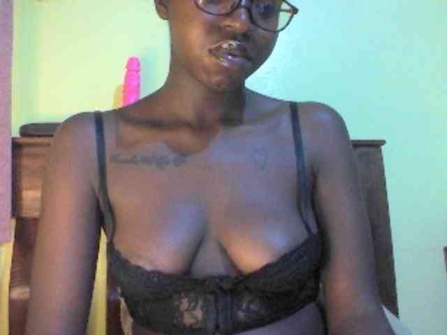 TipQueen webcam