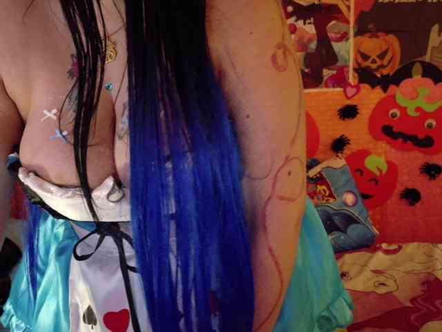 AlizeHentaiMeow webcam