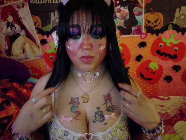 AlizeHentaiMeow webcam