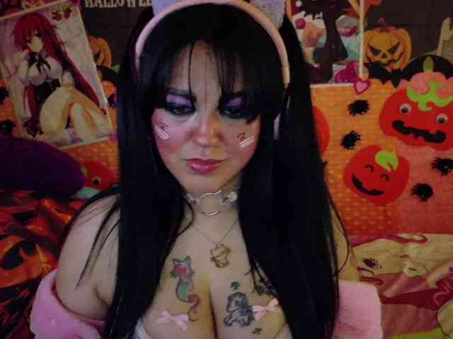 AlizeHentaiMeow webcam