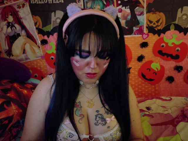 AlizeHentaiMeow webcam