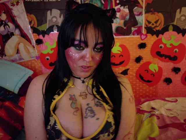 AlizeHentaiMeow webcam