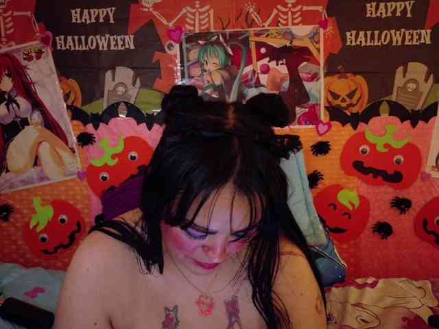 AlizeHentaiMeow webcam