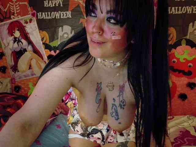 AlizeHentaiMeow webcam