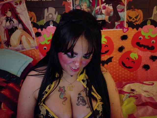 AlizeHentaiMeow webcam