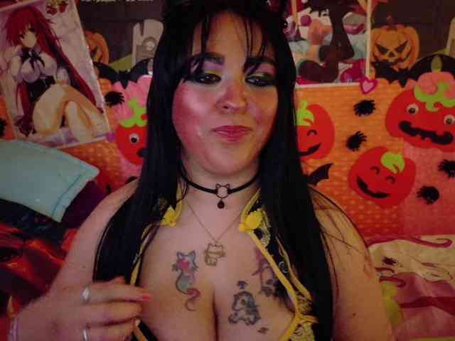 AlizeHentaiMeow webcam