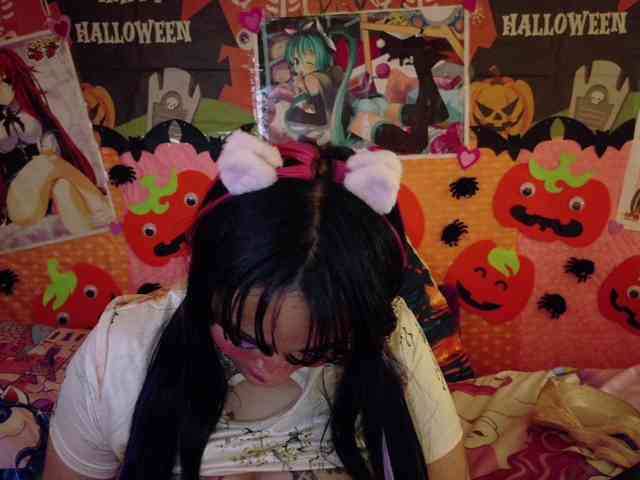 AlizeHentaiMeow webcam