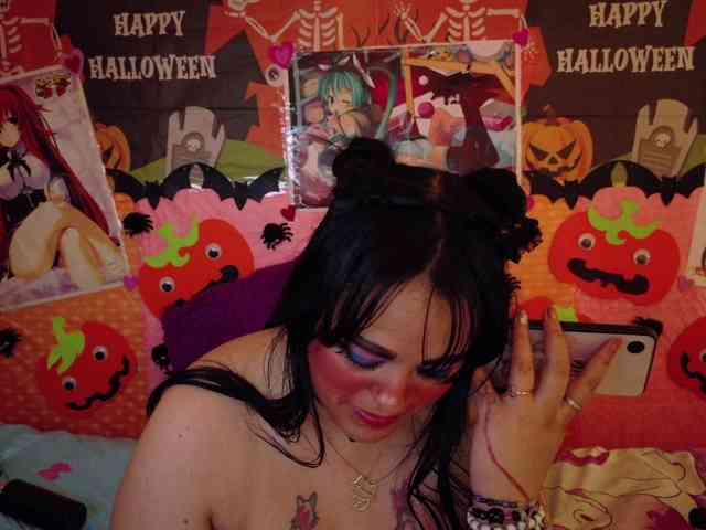 AlizeHentaiMeow webcam