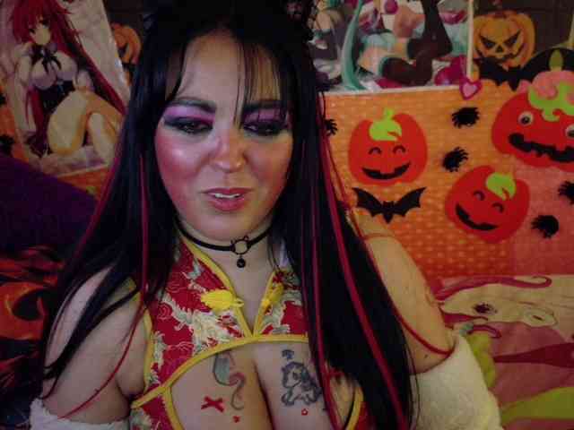 AlizeHentaiMeow webcam