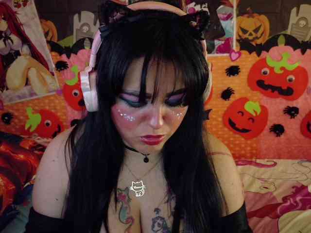 AlizeHentaiMeow webcam