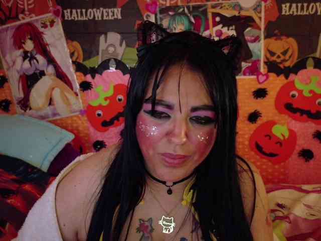 AlizeHentaiMeow webcam