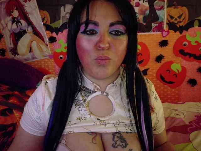 AlizeHentaiMeow webcam