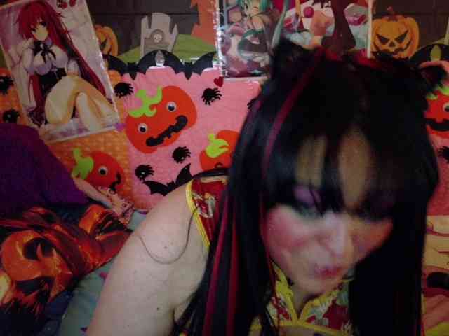 AlizeHentaiMeow webcam