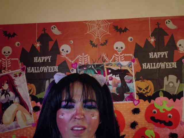 AlizeHentaiMeow webcam