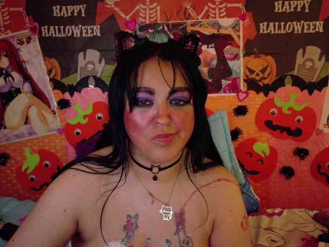 AlizeHentaiMeow webcam